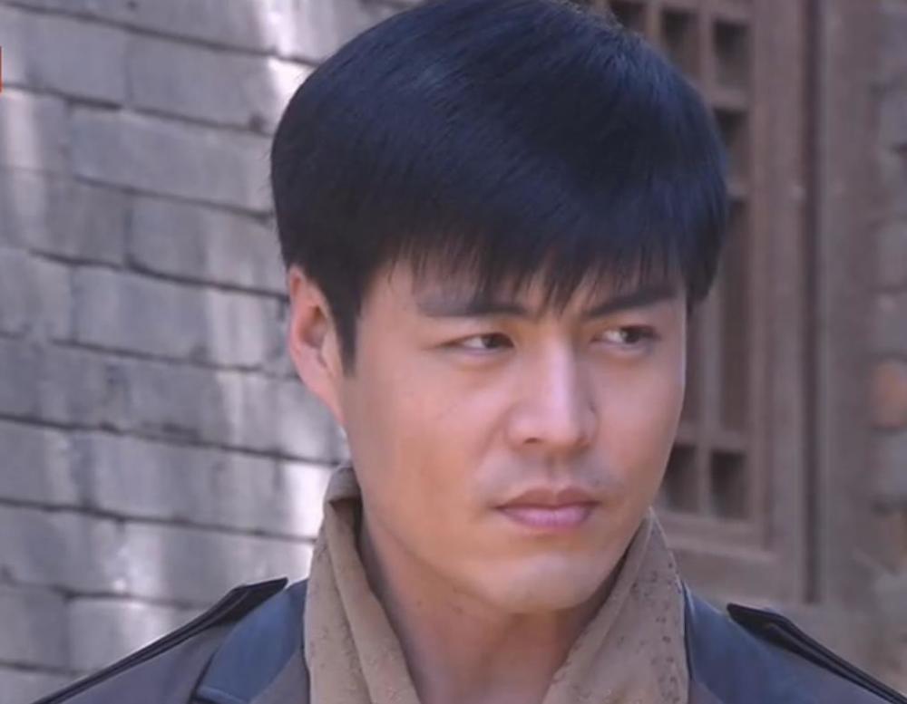 后来又陆续出演《来来僵尸》,《绝代双骄》,《灵幻少女》等影视剧.