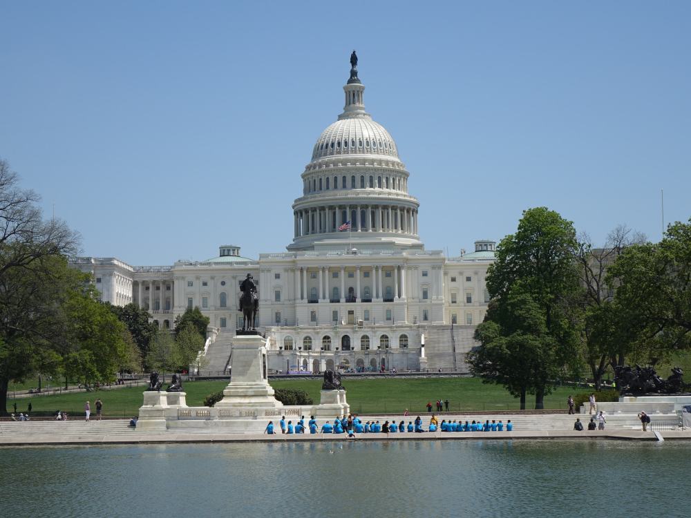 美国国会大厦昨夜紧急疏散,可疑飞机被锁定,疑似911重演