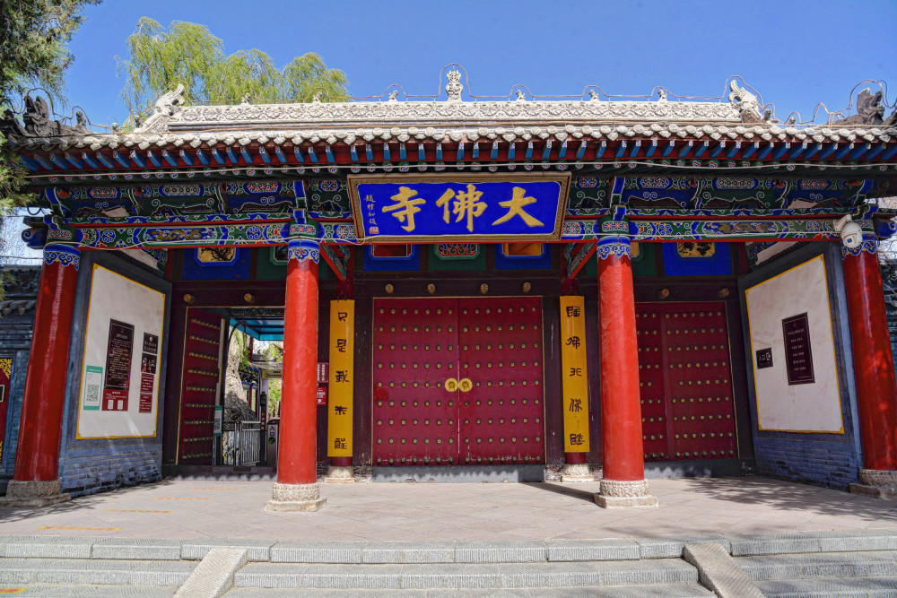 历时近千年的张掖大佛寺拥有最大的室内卧佛忽必烈在此诞生