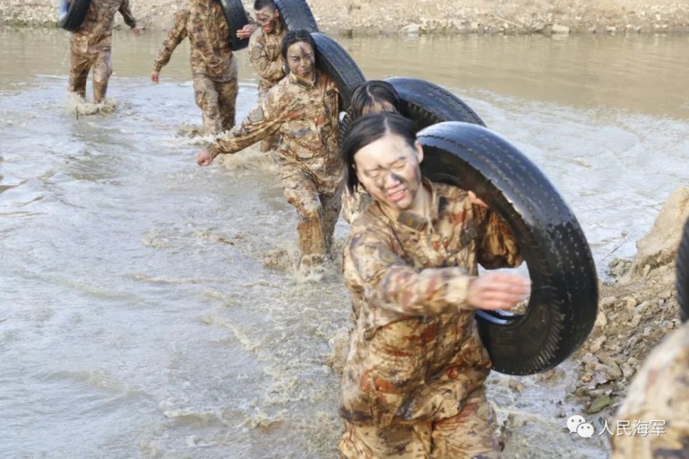 中国女兵海豹人图片