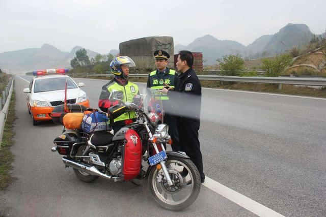 限速區間,一般情況下車速在80km/h-120km/h之間,摩托車與汽車存在差別