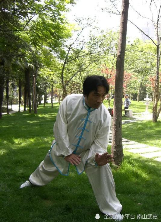 李友山的拳术造诣如何师承少林至善禅师乃新会李家拳开山鼻祖