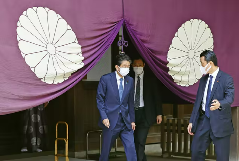 日本前首相安倍晉三參拜靖國神社