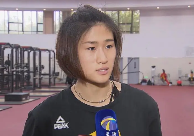 李娟亮相天津女排直播4位落选球员归队陈博雅张世琦仍有机会