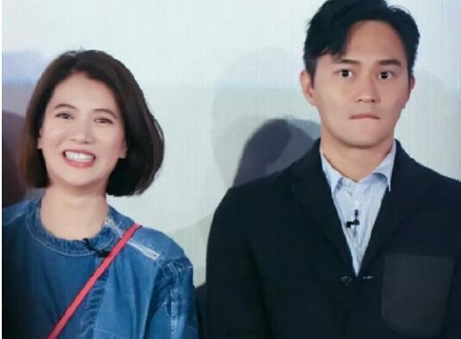 袁咏仪一家三口出门逛街,被网友偶遇,魔童身高极其抢镜_腾讯新闻