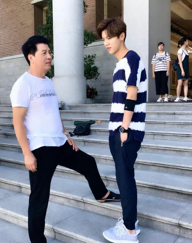 关晓彤连续五年为鹿晗庆生,卡点仪式感拉满,太甜了