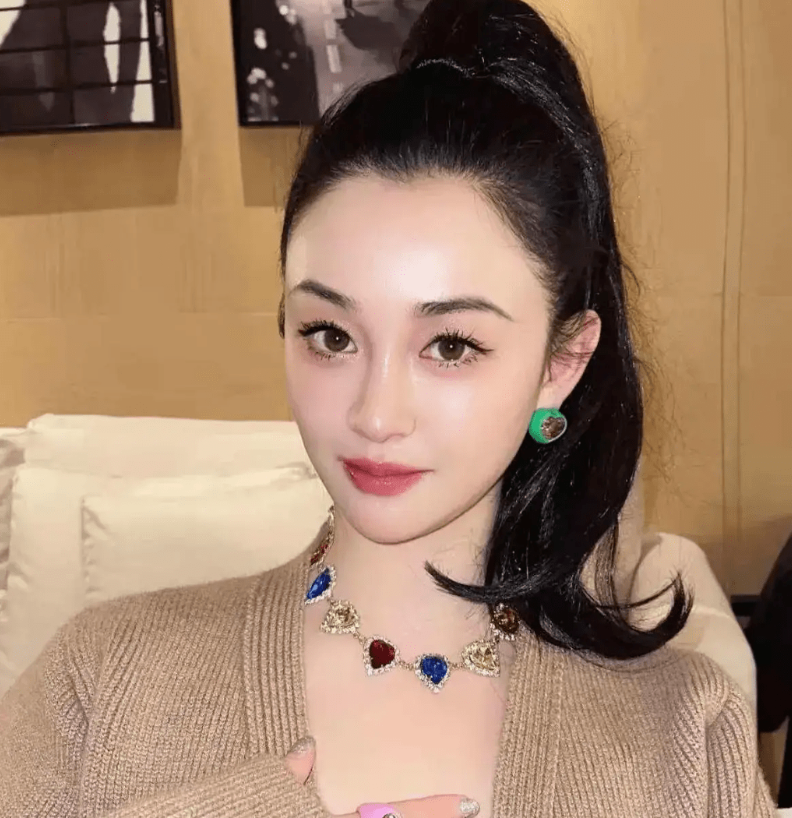 吴秀波被判无期的陈昱霖7年情史背后她活得如何