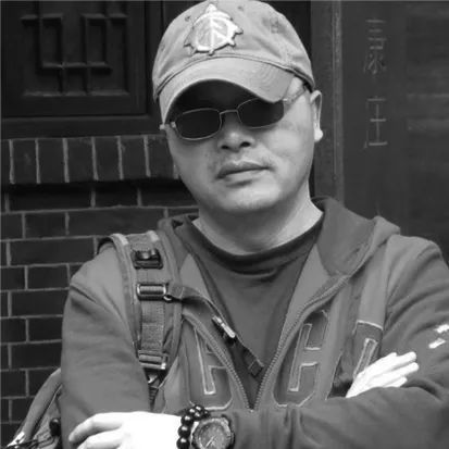 长篇小说《灿烂》,《桃红李白》和电视连续剧本《玫瑰花儿红》等灼贩