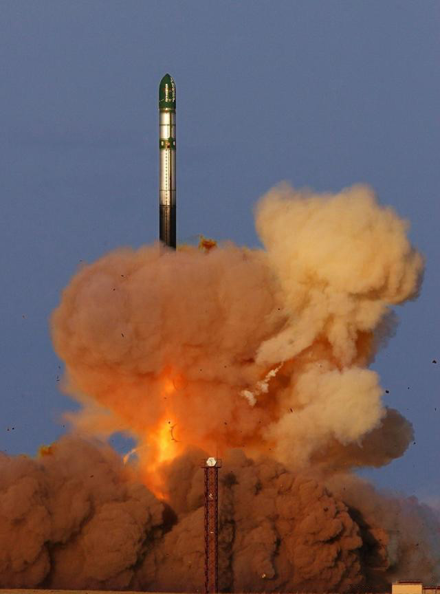 萨尔马特"洲际弹道导弹另外"萨尔马特"采用包括新型惯性制导,星光制导