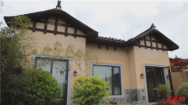 百名记者百村行丨凤凰县竹山村民宿苗寨的沉浸式旅居体验