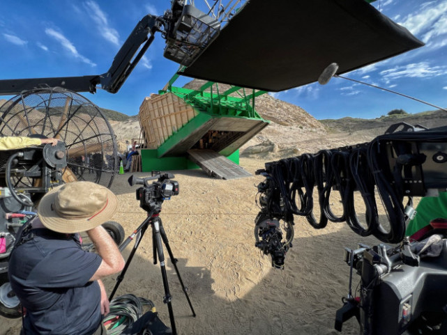 按照扎导的习惯,他在自己的社交网站上公布了影片开机的消息,并且放出