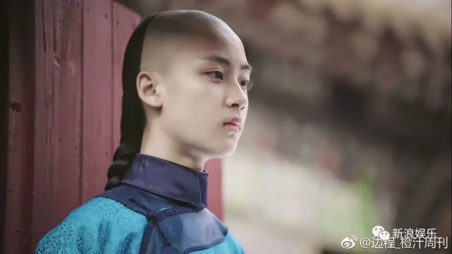 古装扮相很是毕竟长得不错,刚出来时对比马启越更被看好和喜欢.