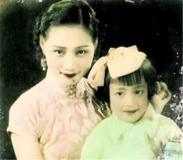 她不管世俗非议,27岁执意要嫁75岁李宗仁,公开声明:只为照顾他