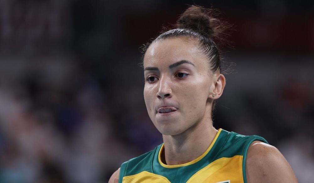 自由人:法比二传:佛法奥接应:谢拉副攻:法比亚娜,塔伊萨主攻:朱婷