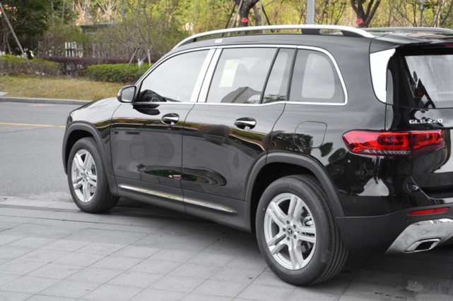 奔驰真放下尊严从2909万跌到2199万比途观crv厚道