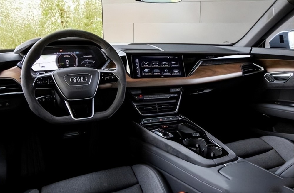 内饰蜕变,外观庄重感全无!2023款"奥迪q5"现身,你们喜欢么?_腾讯新闻