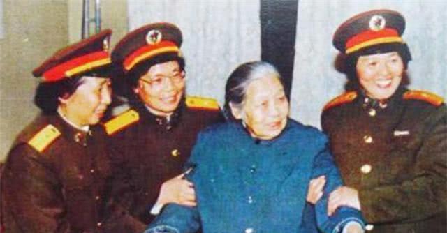1981年，河南一老妇来北京看病，引来几名开国将军探望，她是谁？