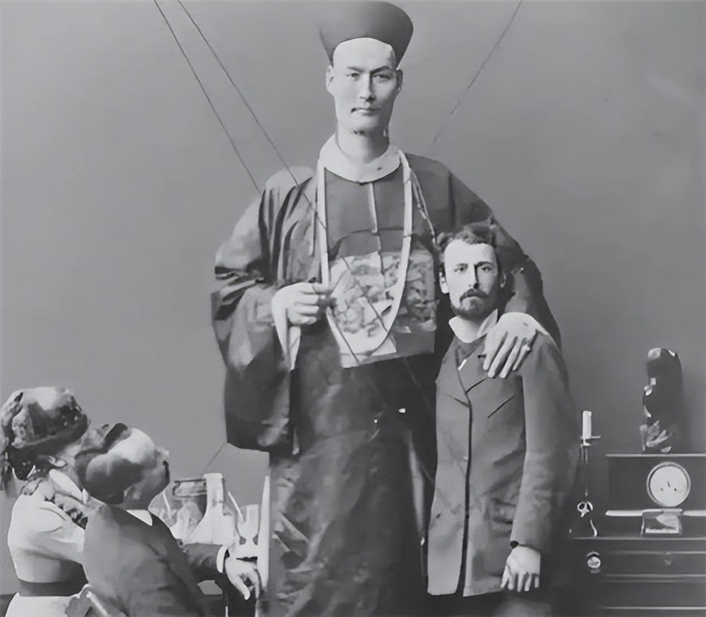 清朝巨人身高319米娶英国女子儿子回乡探亲被扫地出门