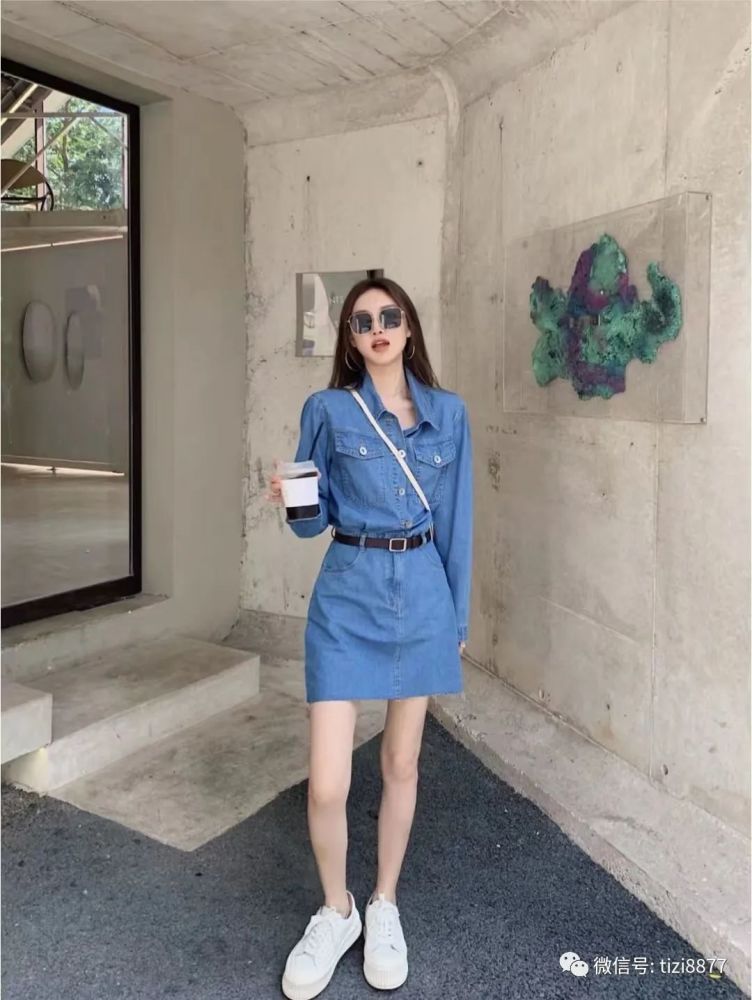 牛仔裙怎么搭配上衣好看 牛仔裙怎么搭配上衣和鞋子图片_腾讯新闻