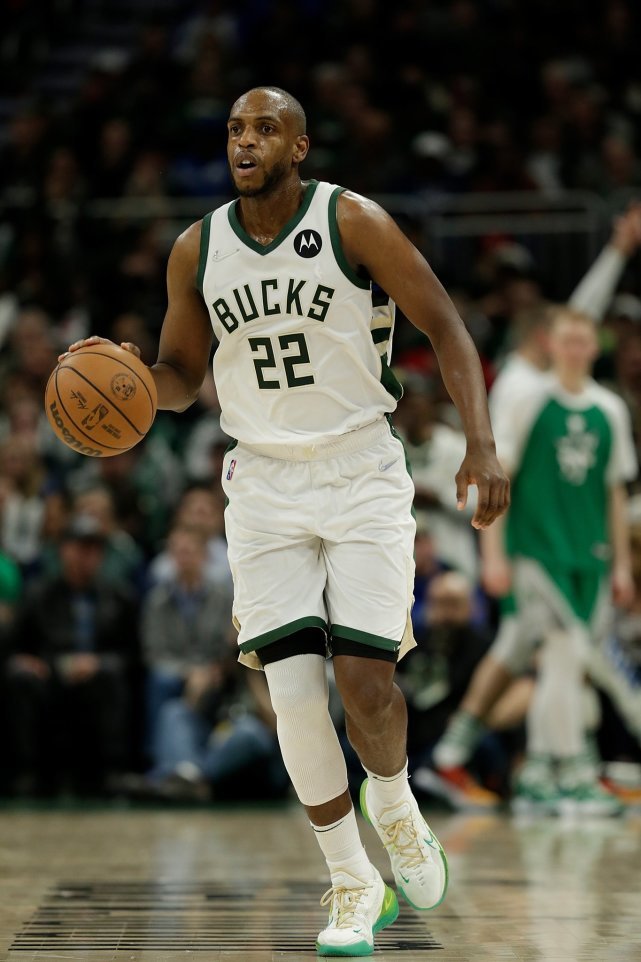 无限期缺阵米德尔顿确认季后赛首轮报销字母哥这对雄鹿是一个巨大损失