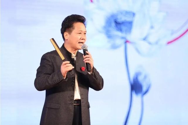 李小锋:给旧戏赋予新意(附精彩视频)