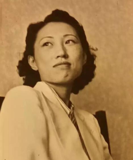 张学良过九十大寿赵四小姐送给他一件礼物张学良看后泪流满面