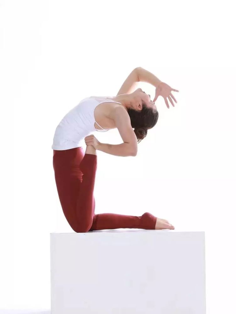 瑜伽后弯的突破要点都在这了拒绝损伤轻松秀造型