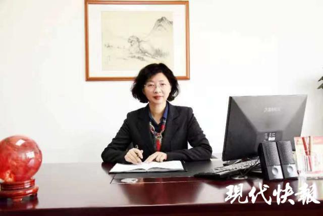 南通市海门实验学校校长 黄芳