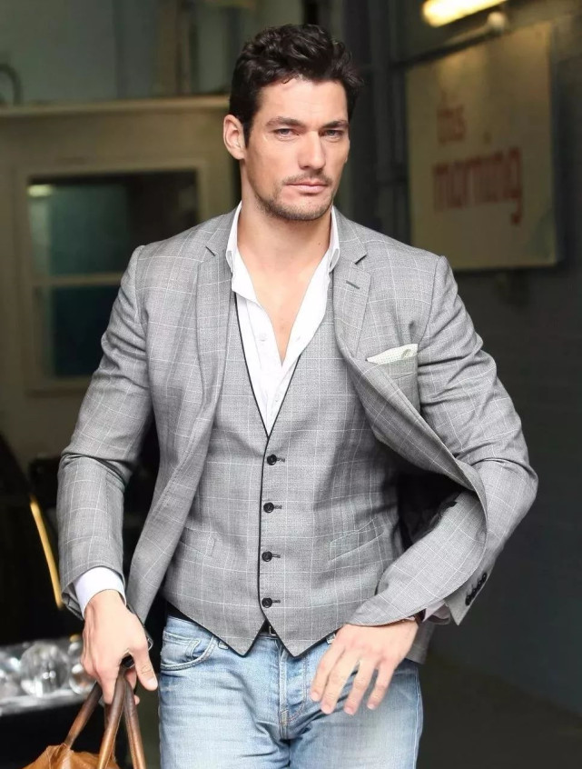 南宁mr.c西先生西服定制——3件套西服也能玩转时髦混搭