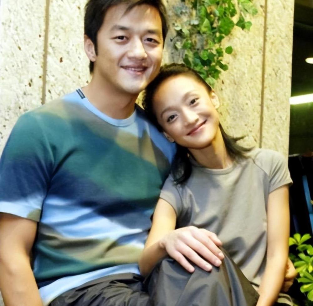 51岁李亚鹏再当爹!王菲"满脸嫌弃"成全了金喜"隔辈恋"的幸福插图12