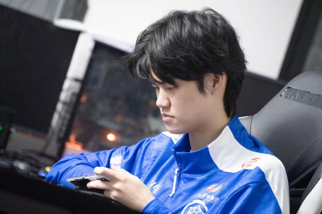 estar易峥躺了3个冠军打gk才阵亡7次你可知梦岚送了几个头