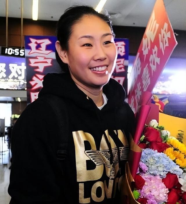 女排35岁颜妮喜迎恋情比她大2岁高大帅气社媒还曾霸气示爱