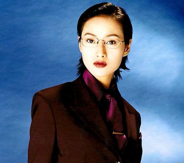 tvb女星郭金近照,穿皮草戴翡翠显奢华,已成内地珠宝公司董事_腾讯新闻