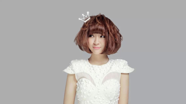 第三位:阿悄此后,她也为我们带来不少歌曲,但都未能像《秋殇别恋》