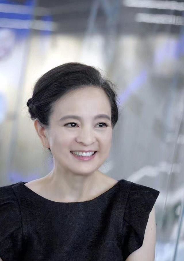 东方闻樱本色出演红楼梦女孩都不和她玩只和陈晓旭关系好