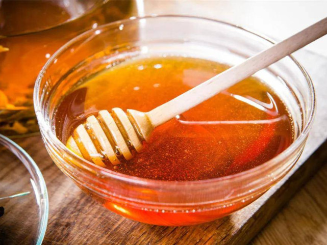 食品过了保质期就不能吃了吗 别着急扔 这4种过期食物 放心吃 蜂蜜 酸奶 火腿 调味品 猪肉