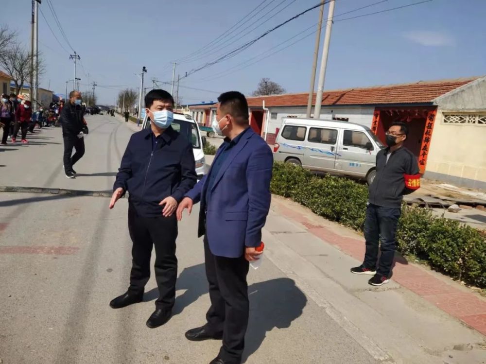 区领导王永刚到街道共同召开农商对接会双杨街道辖区内耿家,青冢子