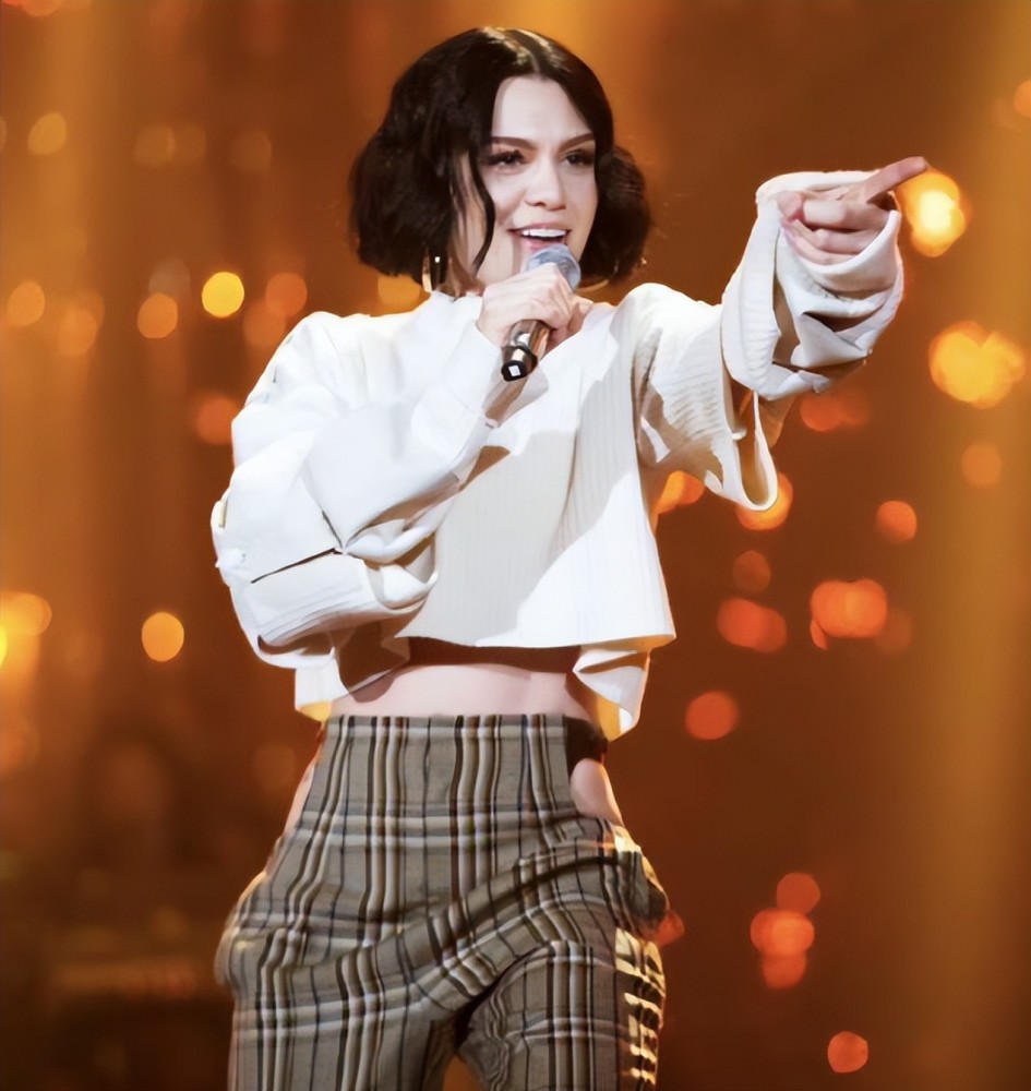 结石姐经历流产和新冠后迎来新恋情网友不知和前男友何时分手