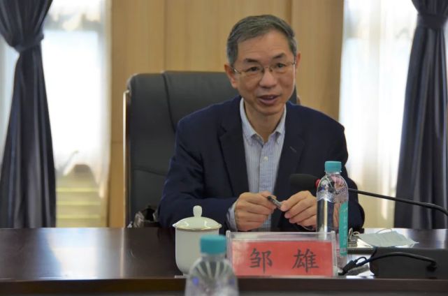 阳光学院法学院院长邹雄介绍了学院法学专业在专业设置,师资队伍,教学