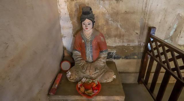 山西农村小庙发现真身坐像,肉身包骨塑像千年不腐,全国罕见