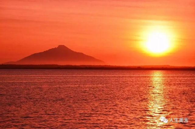 夕阳西下的唯美句子,日落朋友圈心情短语