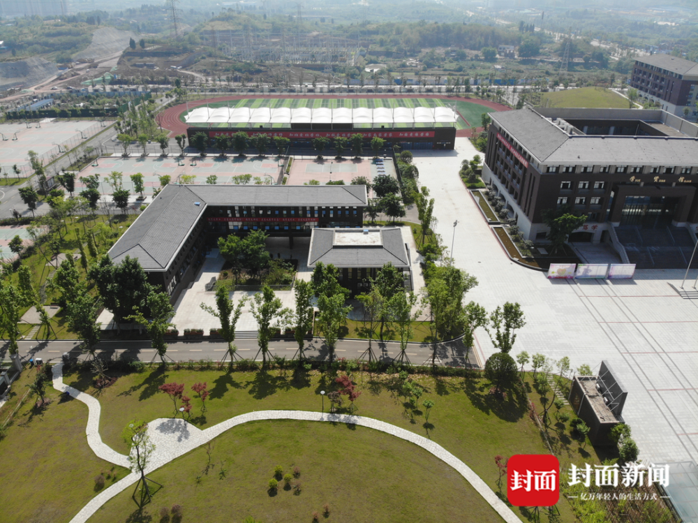 内江六中高新校区四川省内江市第六中学创办于1939年秋,是四川省首批
