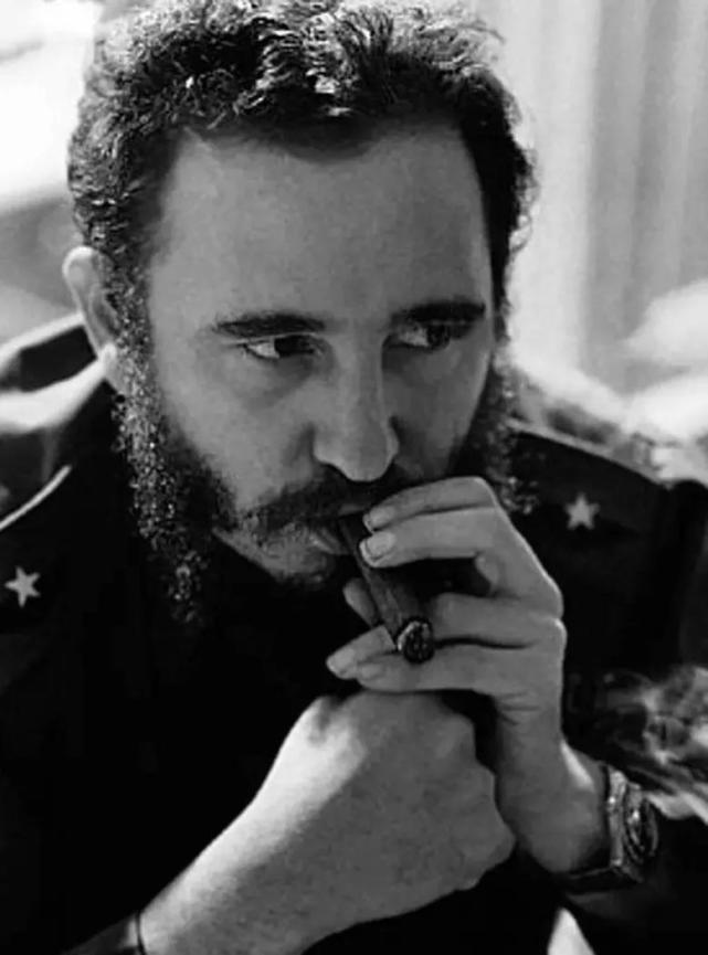 古巴国父卡斯特罗:躲过美国638次暗杀,女特工因爱上他任务失败