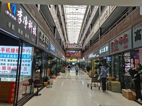 凯盛通讯城,豫泰智慧通讯城,郑州通讯新天地等至少4个通讯市场,融合了