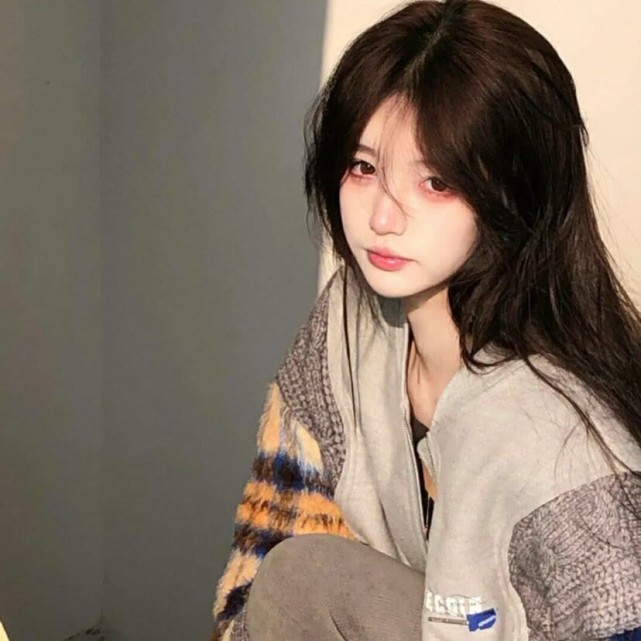 超级哇塞的女生头像