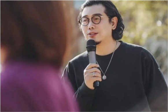 小七特别请教了彩虹之门色彩识人心理学的创始人徐健茗先生,从他的