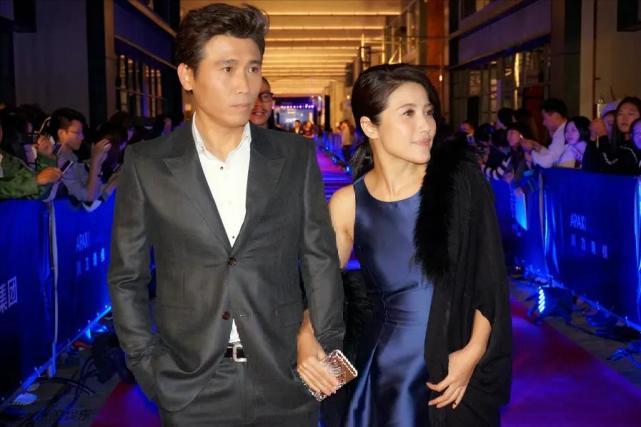 演员李乃文47岁不温不火不炒作与影后颜丙燕是好友感情成谜