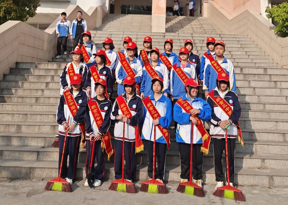 织金县第三中学:开展"文明在行动·满意在织金" 志愿服务活动