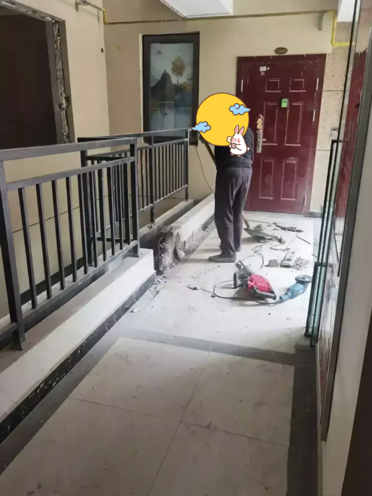 边户邻居太自私连廊封玻璃改后花园考虑过中间户感受吗