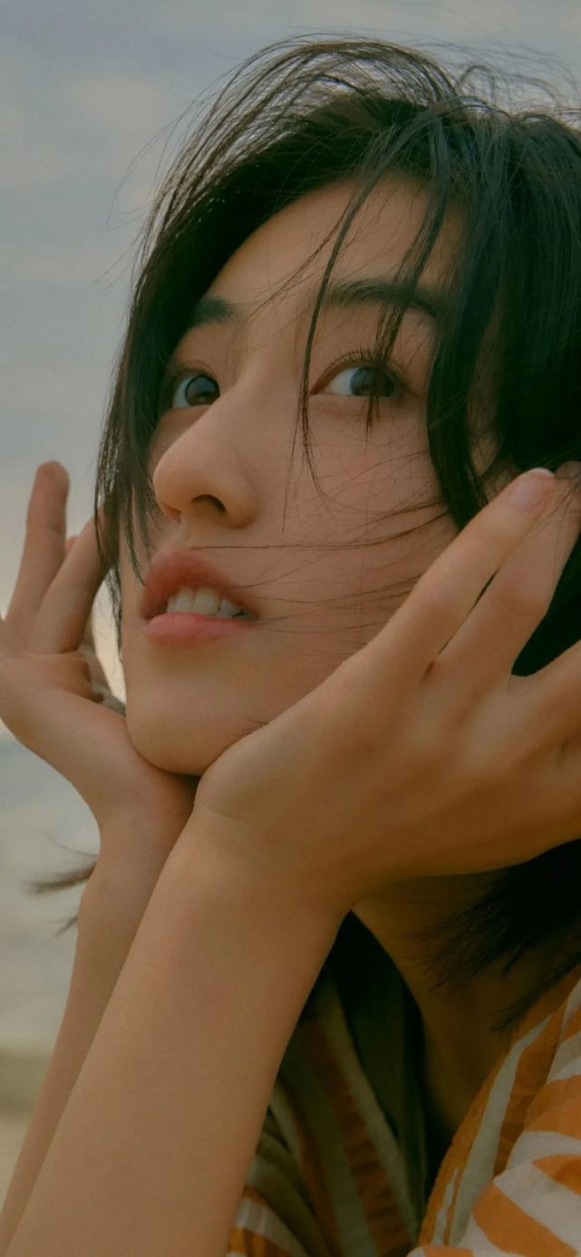 【张子枫壁纸高清】【毛晓彤壁纸高清婚纱】